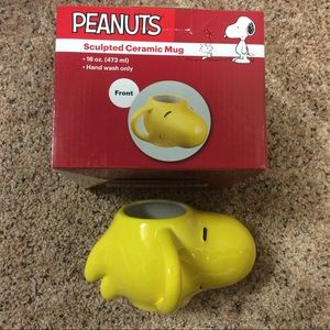 New Peanuts Snoopy yellow sculpted ceramic mug